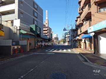 敷地東側の前面道路