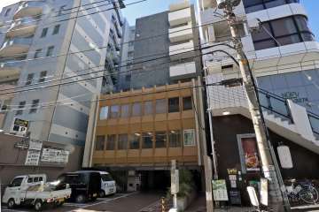 アドビルディングの外観（東側から）