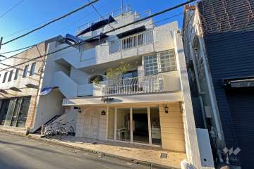 シャトレニュー青山の外観（北側から）