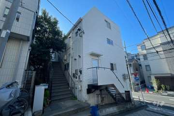 岩井ビル（元代々木町）の外観（北西側から）