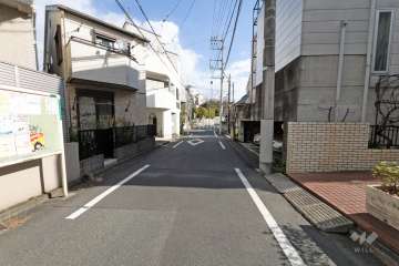 敷地北西側の前面道路