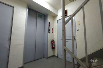 共用のエレベーター