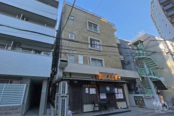 八幡ロイヤルの外観（南西側から）