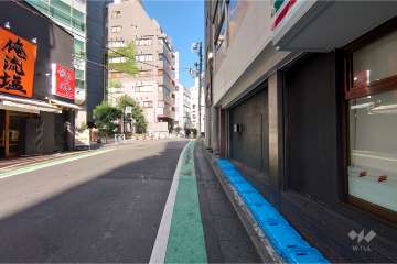 敷地南西側の前面道路（南東側から）