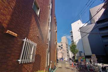 敷地北東側の前面道路　