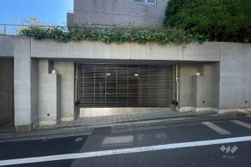 駐車場の出入り口（リングシャッター式）