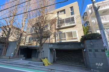 グランフォルム上原の外観（南東側から）