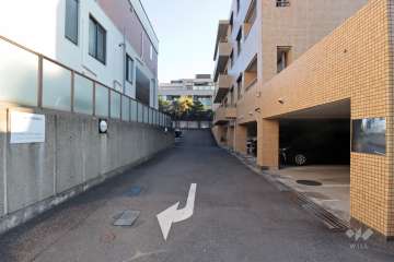 駐車場の出入り口