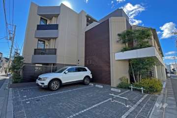 オープンレジデンシア初台の外観（北東側から）