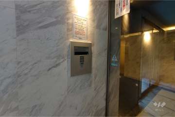 エントランスはオートロック付きです。