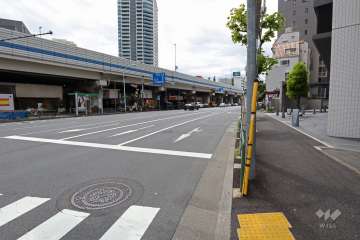 敷地南東側の前面道路