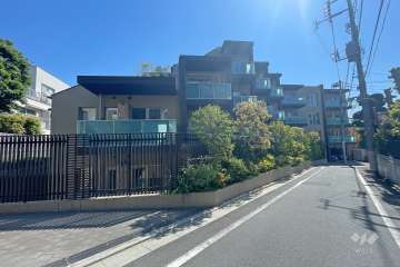 オープンレジデンシア代々木ザハウスの外観（北西側から）