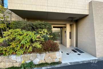駐輪場の出入り口はオートロック付きです。