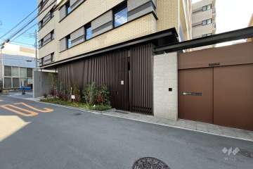駐輪場の出入り口（オートロック付き）