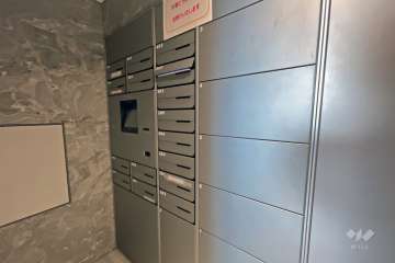 共用ポストと宅配ボックス