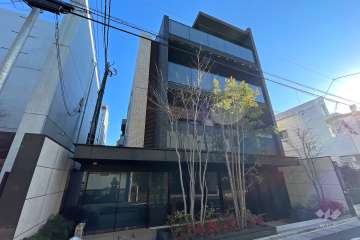 オープンレジデンシア表参道神宮前ザハウスの外観（南西側から）