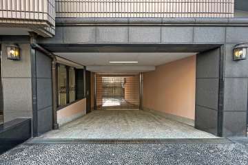 駐車場の出入り口