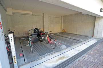 敷地内駐車場（屋内平面式）