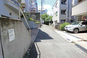 敷地北東側前面道路