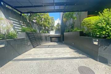 駐車場の出入り口