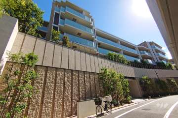 ジオグランデ代々木の杜の外観（南西側から）