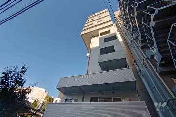 ズーム神宮前の外観（西側から）