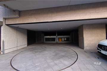 駐車場の出入口・敷地内駐車場（屋内機械式、屋外平面式）