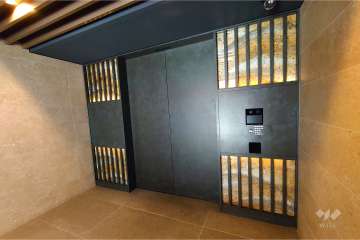 エントランスはオートロック付きです。