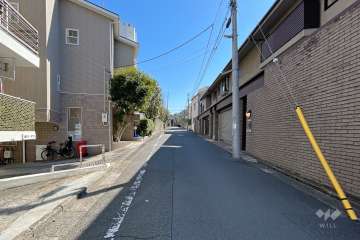 敷地南側の前面道路