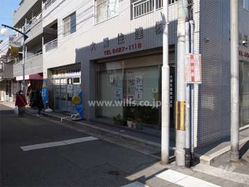 1階には店舗が入っています。