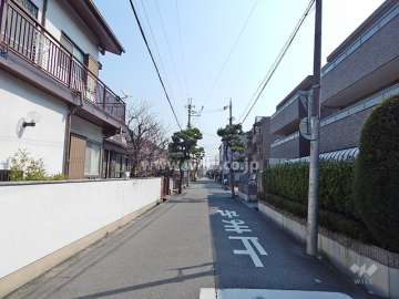 敷地北側の前面道路