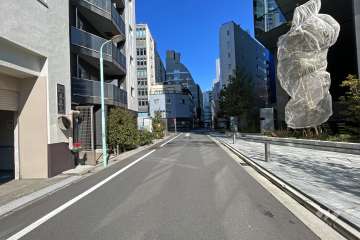 敷地南東側の前面道路