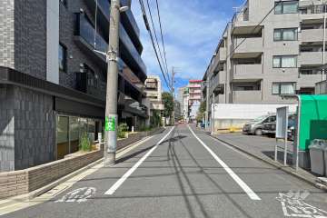 敷地南東側の前面道路