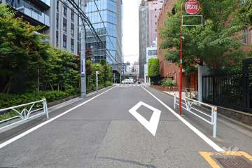 敷地北側の前面道路