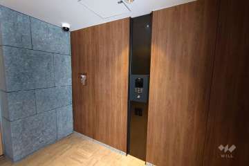 エントランスはオートロック付きです。