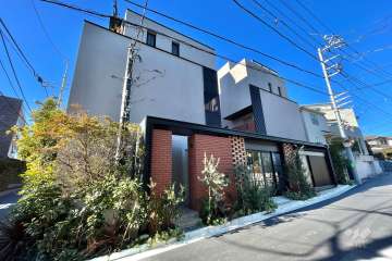 イニシアテラス代々木上原の外観(北東側から）