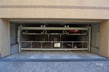 敷地内駐車場（屋内機械式）