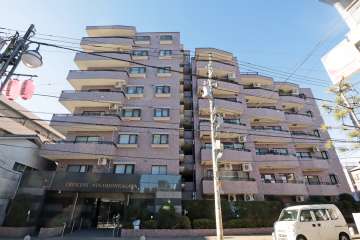 クレッセント南品川の外観(東側から)