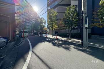 敷地北東側の前面道路　