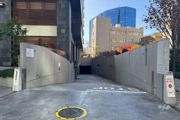 駐車場の出入り口　