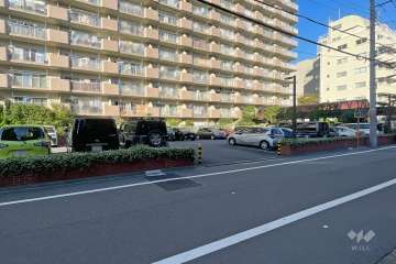 駐車場の出入り口　