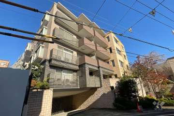 東急ドエルプレステージ池田山クレアモントの外観（南西側から）