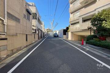 敷地南側の前面道路