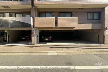 敷地内駐車場（屋内平面式）