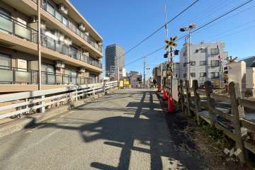 敷地南側の前面道路