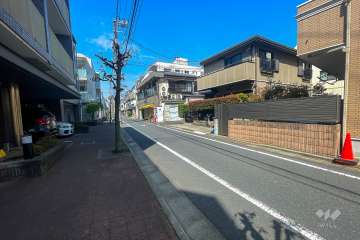 敷地北側の前面道路　