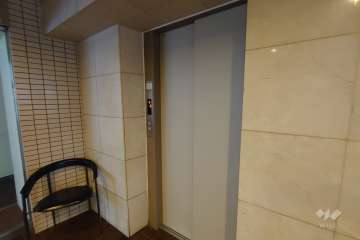 共用のエレベーター