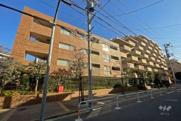 アデニウム武蔵小山の外観（西側から）