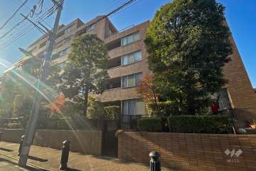 アデニウム武蔵小山の外観（東側から）