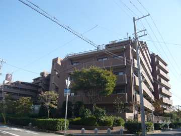 ライオンズマンション尼崎ガーデンシティの外観（北西側から）